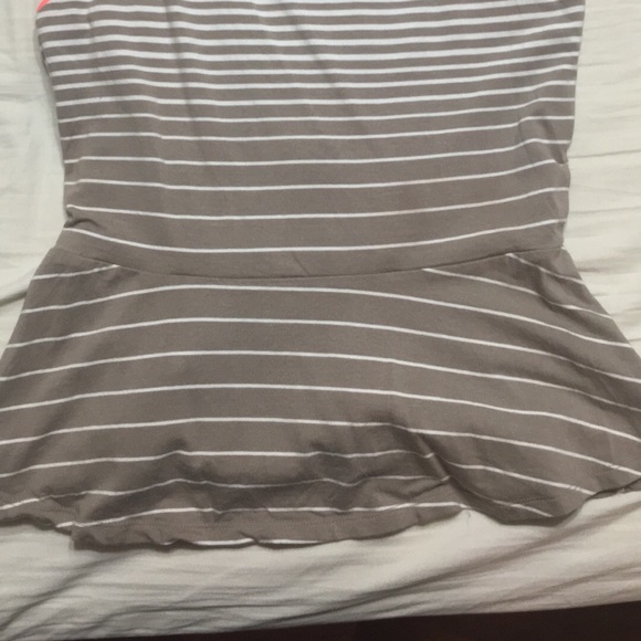 Woman’s Express Tops - Picture 3 of 3